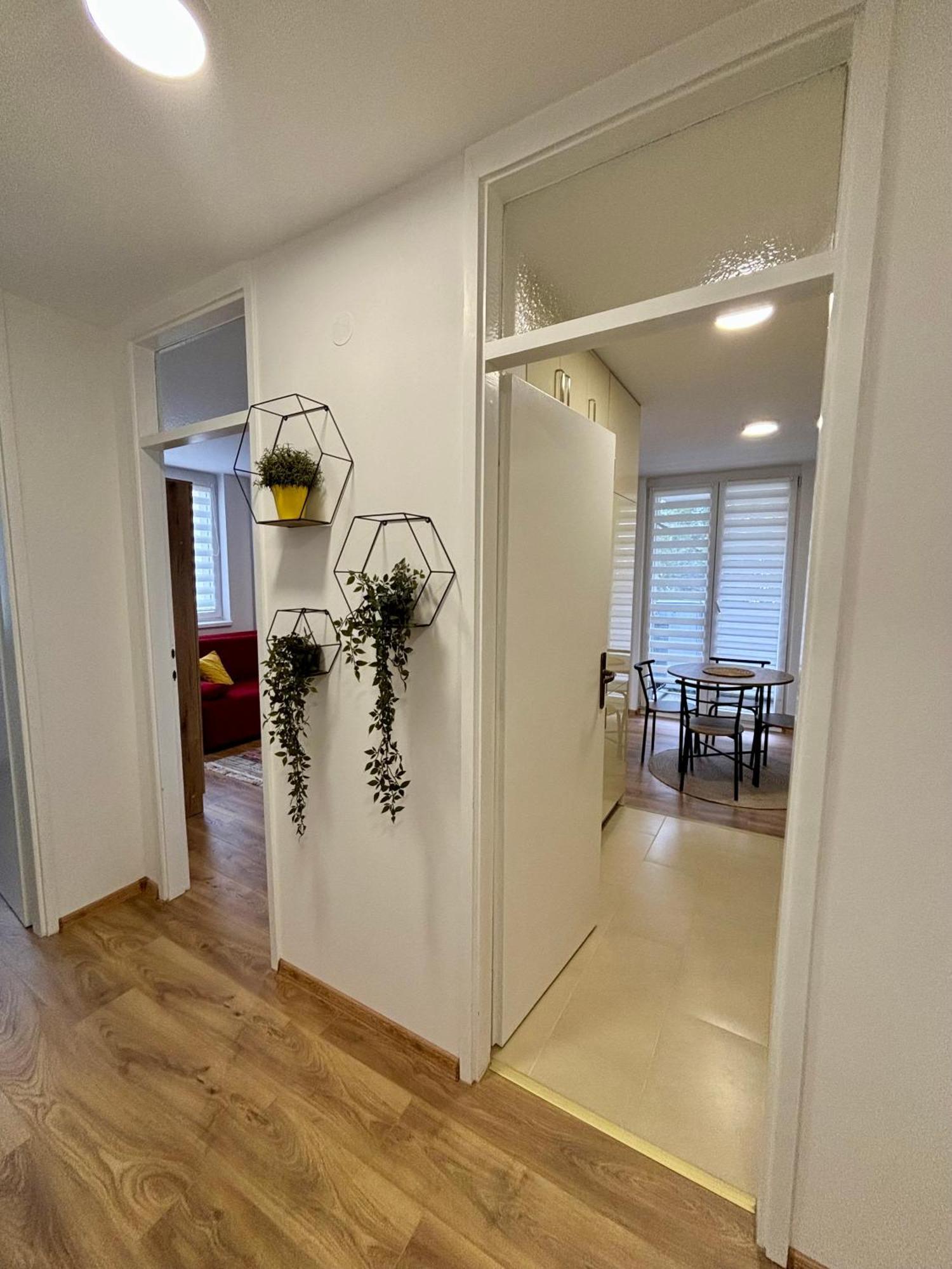 Charming In Apartment *