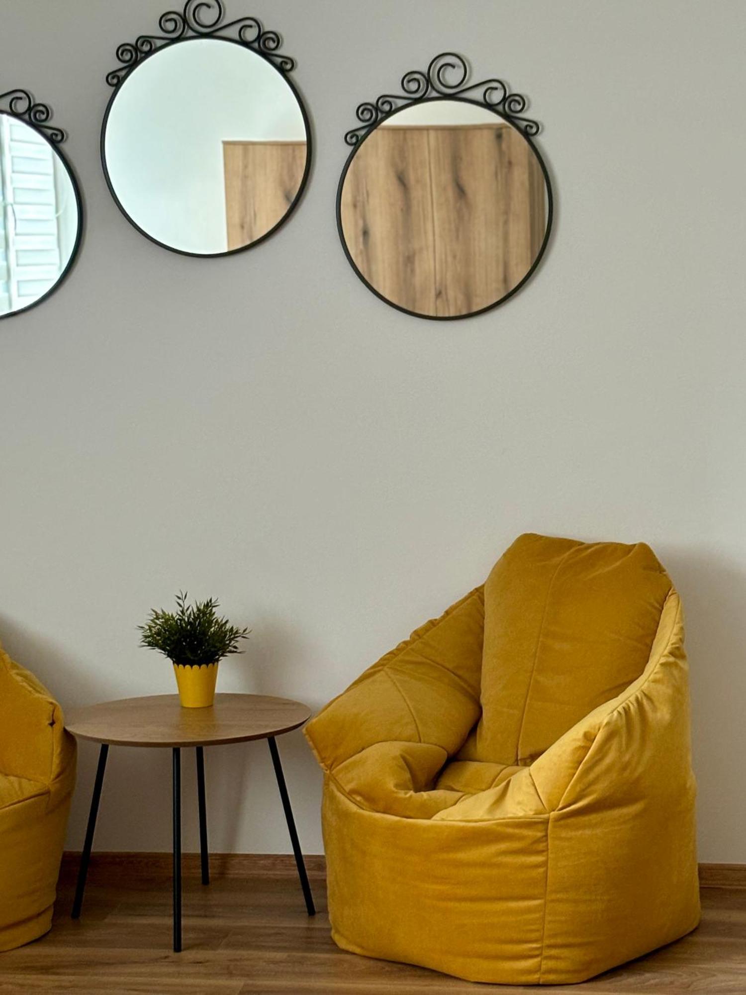 Charming In Apartment *